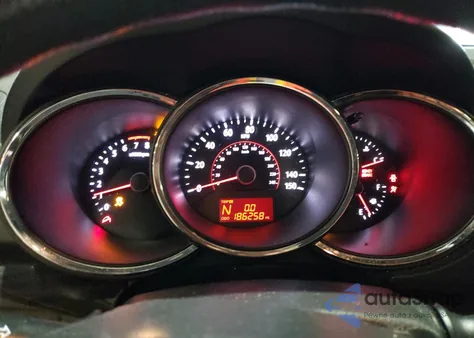 2011 Kia Sorento Base z USA, uszkodzony, nr VIN 5XYKT4A11BG117355